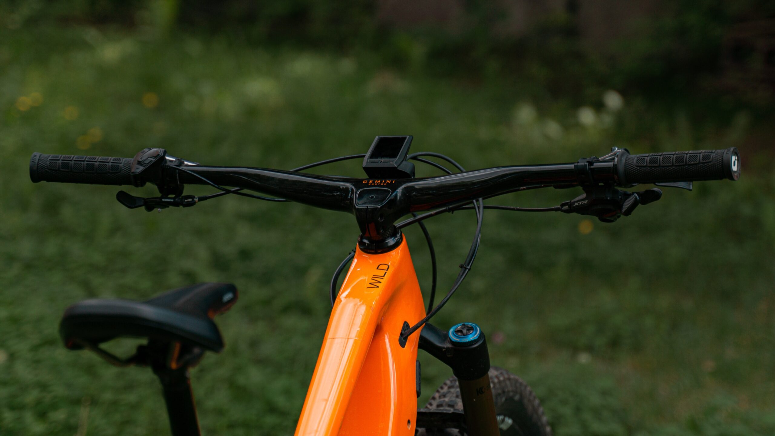 ApperStudio_cycling_brand_GEMINI_14